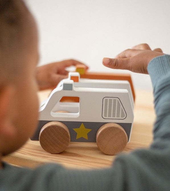 Auto della polizia in legno
