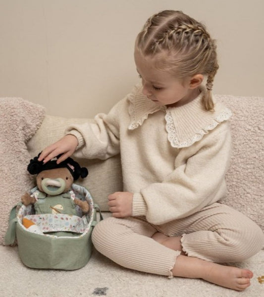 Bambola neonato con culla e accessori