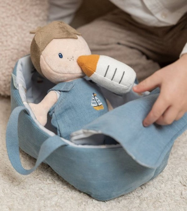 Bambola neonato con culla e accessori