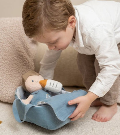 Bambola neonato con culla e accessori
