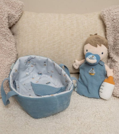 Bambola neonato con culla e accessori