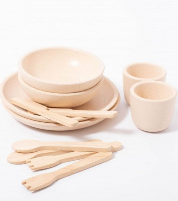 Set piatti e posate in legno