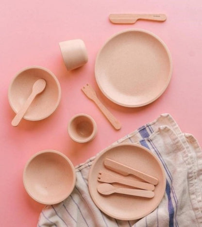 Set piatti e posate in legno