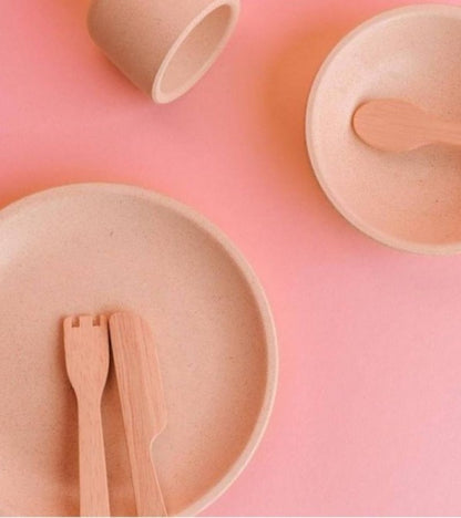 Set piatti e posate in legno